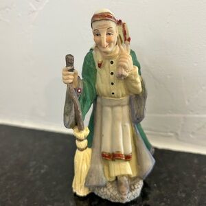 Vintage International Resources SC05 La Befana Italian Figurine